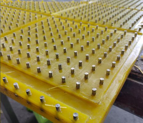 حصيرة دوارة صفراء من مادة البولي يوريثين مانعة للانزلاق، تصميم مقاوم للتآكل يلبي متطلبات ISO 9001، مثالية للاستخدام الشاق