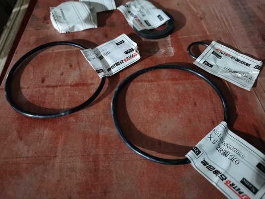API XJ750 Workover Rig Parts HNBR Steering Cylinder Repair Kit