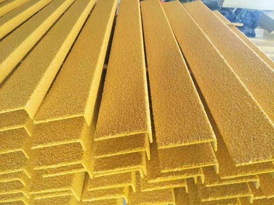 FRP مكافحة الانزلاق السلالم الأنف مكافحة الانزلاق السجادة الطلاء السطحي الراتنج ISO AS4586 لسلم حقل النفط